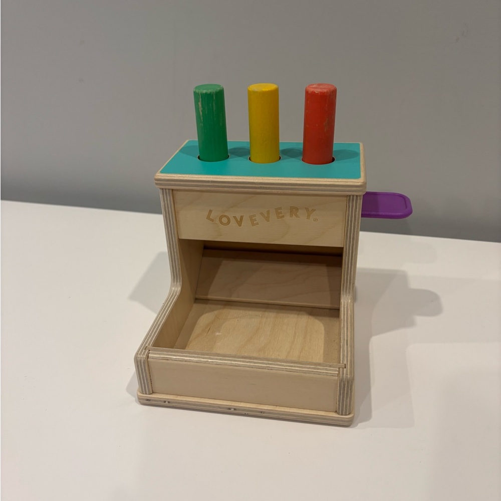 LOVEVERY peg toy
